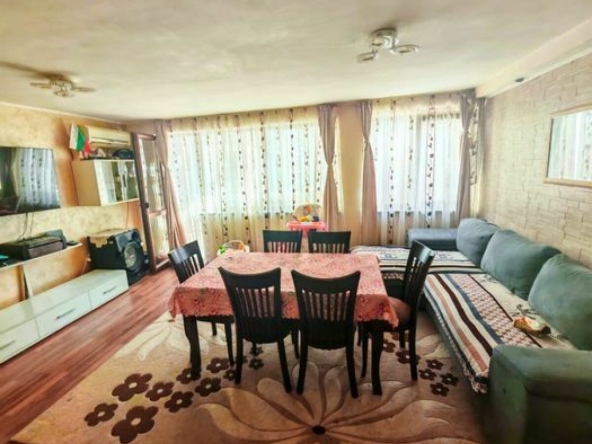 Двустаен апартамент в Варна, Колхозен пазар - 73 кв.м за 1048 €/кв.м - Снимка #1
