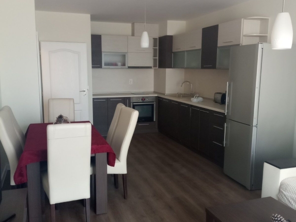 Дава се под наем Двустаен апартамент в Варна, Възраждане 3 - 70 кв.м за 448.8 € - Снимка #1