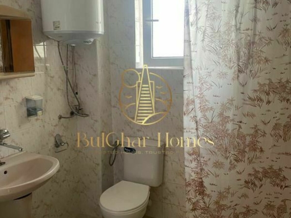 Дава се под наем Двустаен апартамент в Варна, Център - 56 кв.м за 458.49 € - Снимка #1