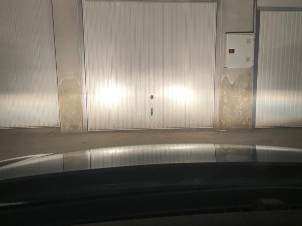 Дава се под наем Гараж / Паркомясто в Благоевград, Широк център - 18 кв.м за 69.36 € - Снимка #1