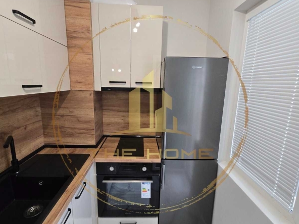 Дава се под наем Тристаен апартамент в Варна, Цветен квартал - 80 кв.м за 797.64 € - Снимка #1