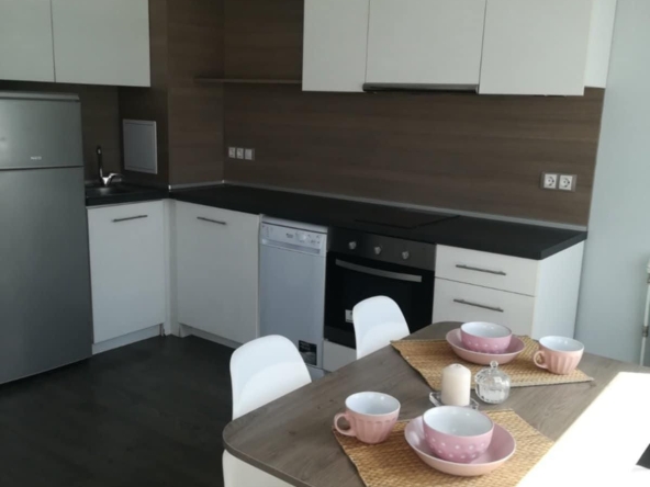 Дава се под наем Едностаен апартамент в София, Студентски град - 40 кв.м за 636.99 € - Снимка #1