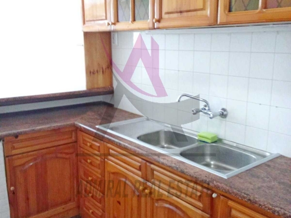 Дава се под наем Тристаен апартамент в Варна, Левски - 90 кв.м за 348.84 € - Снимка #1