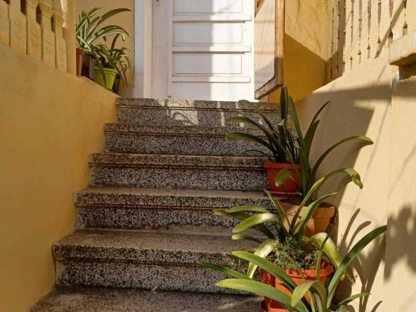 Къща в Варна, ЖП Гара - 150 кв.м за 334 €/кв.м - Снимка #1