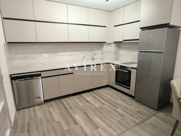 Дава се под наем Тристаен апартамент в Пловдив, Остромила - 100 кв.м за 498.27 € - Снимка #1