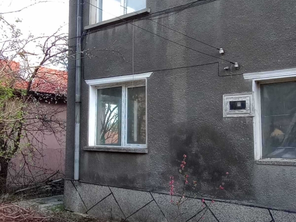 Къща в Берковица - 90 кв.м за 478 €/кв.м - Снимка #1