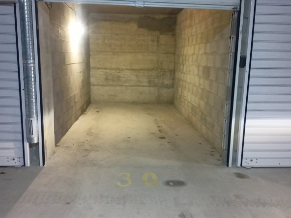 Дава се под наем Гараж / Паркомясто в Варна, Владислав Варненчик - 16 кв.м за 99.45 € - Снимка #1