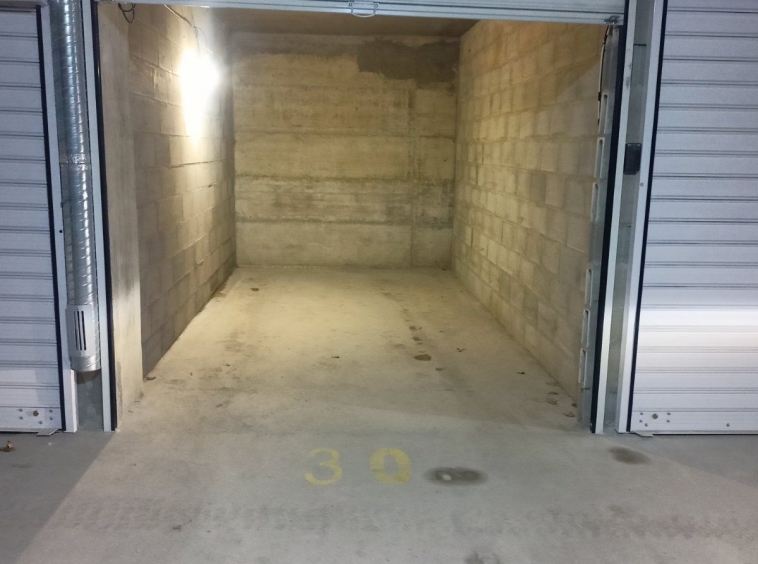 Дава се под наем Гараж / Паркомясто в Варна, Владислав Варненчик - 16 кв.м за 99.45 € - Снимка #1