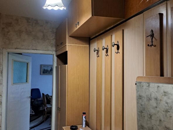 Дава се под наем Двустаен апартамент в Шумен, 2-ри корпус - 55 кв.м за 244.8 € - Снимка #1