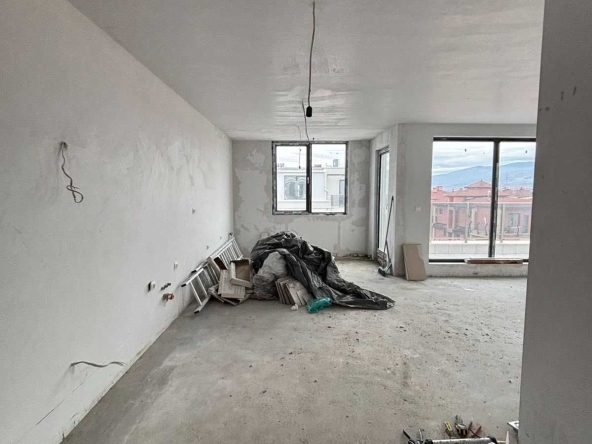 Четиристаен апартамент в Пловдив, Остромила - 180 кв.м за 666 €/кв.м - Снимка #1