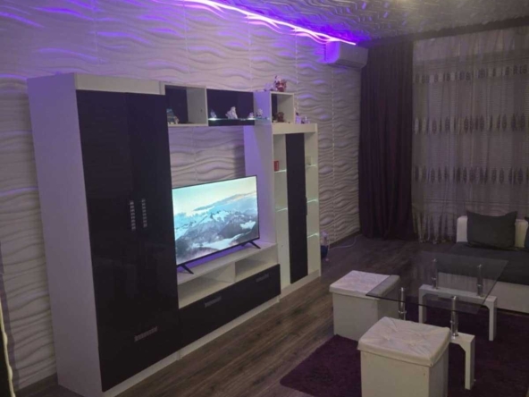 Дава се под наем Тристаен апартамент в Златица - 78 кв.м за 76500 € - Снимка #1