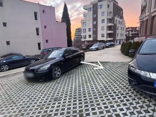 Дава се под наем Гараж / Паркомясто в Варна, Младост 2 - 10 кв.м за 61.2 € - Снимка #1