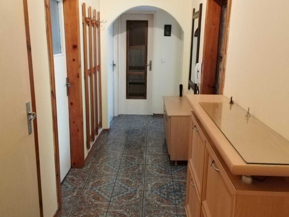 Дава се под наем Тристаен апартамент в Варна, Завод Дружба - 96 кв.м за 488.58 € - Снимка #1