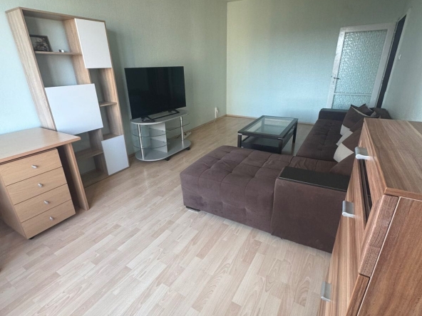 Дава се под наем Двустаен апартамент в София, Младост 1 - 65 кв.м за 468.69 € - Снимка #1