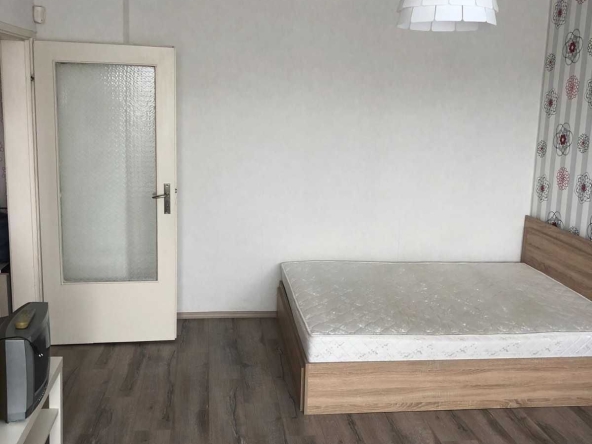 Дава се под наем Едностаен апартамент в София, Люлин 7 - 43 кв.м за 323.85 € - Снимка #1