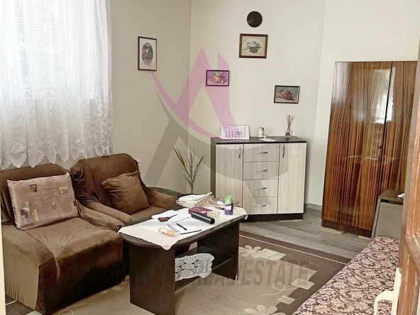 Дава се под наем Едностаен апартамент в Варна, Червен площад - 25 кв.м за 228.99 € - Снимка #1