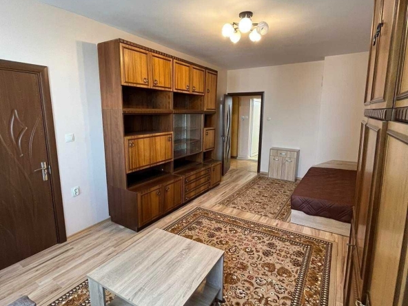 Дава се под наем Тристаен апартамент в София, Полигона - 85 кв.м за 800 € - Снимка #1