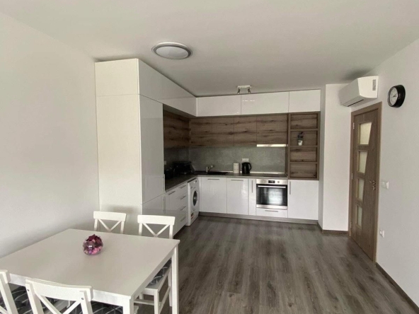 Дава се под наем Двустаен апартамент в Варна, Младост 1 - 60 кв.м за 488.58 € - Снимка #1