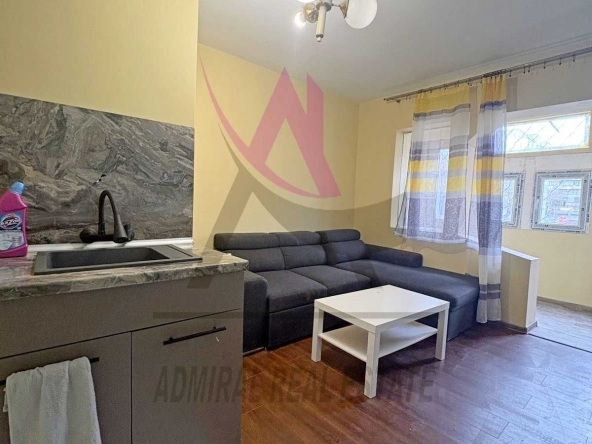 Дава се под наем Едностаен апартамент в Варна, Левски - 35 кв.м за 273.87 € - Снимка #1