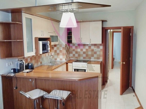 Дава се под наем Тристаен апартамент в Варна, Левски - 80 кв.м за 673.2 € - Снимка #1