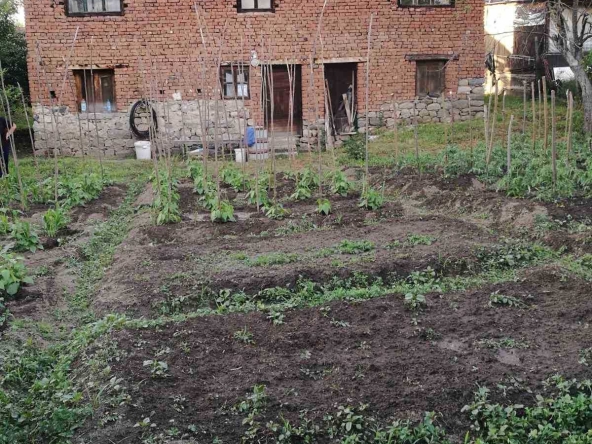 Къща в Самоков - 100 кв.м за 281 €/кв.м - Снимка #1