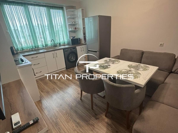 Дава се под наем Тристаен апартамент в Бургас, Център - 80 кв.м за 747.66 € - Снимка #1