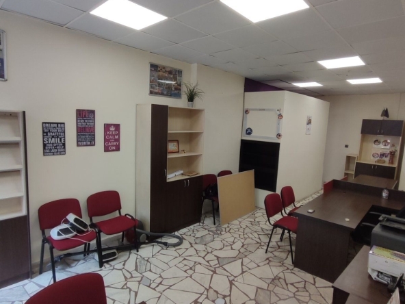 Дава се под наем Магазин в Русе, Център - 80 кв.м за 331.5 € - Снимка #1