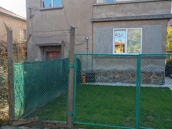 Етаж от къща в Кюстендил, Могилата - 100 кв.м за 700 €/кв.м - Снимка #1