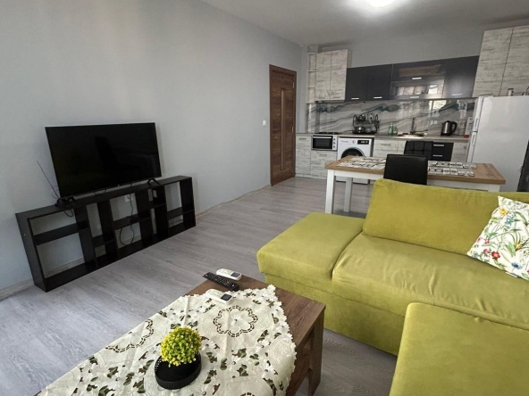 Дава се под наем Двустаен апартамент в Варна, м-т Траката - 60 кв.м за 473.79 € - Снимка #1