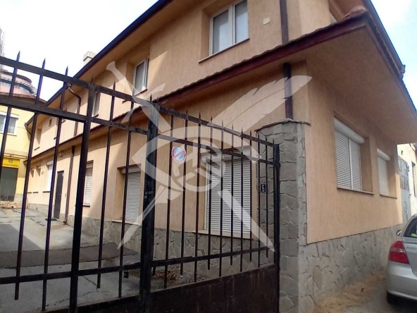 Магазин в София, Център - 650 кв.м за 1116 €/кв.м - Снимка #1