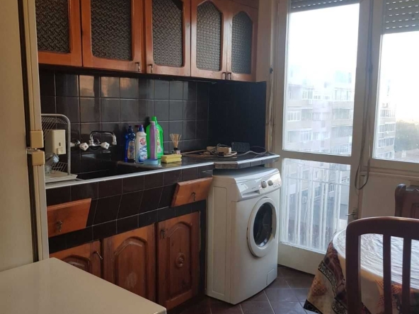 Дава се под наем Двустаен апартамент в Добрич, Център - 65 кв.м за 204 € - Снимка #1