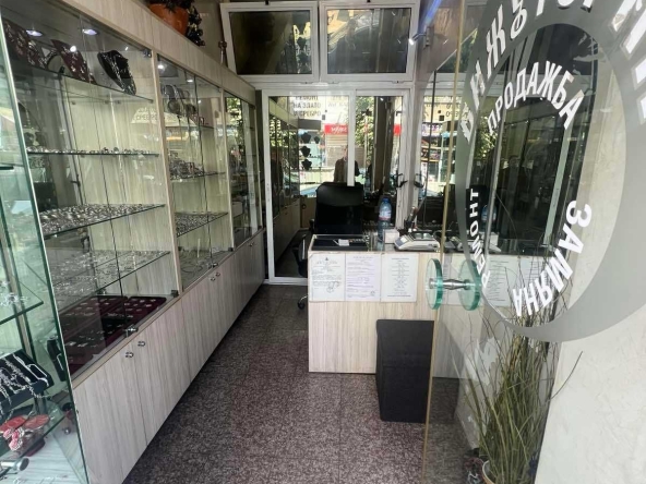 Дава се под наем Магазин в София, Център - 13 кв.м за 259.08 € - Снимка #1