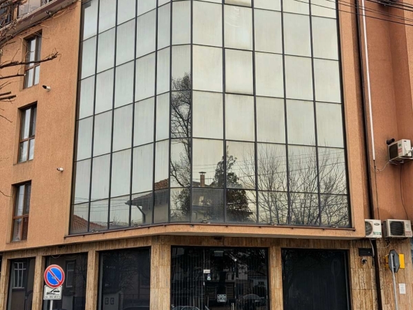 Заведение в Кюстендил, Център - 148 кв.м за 765 €/кв.м - Снимка #1
