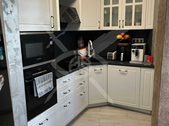 Многостаен апартамент в Бургас, Изгрев - 120 кв.м за 1403 €/кв.м - Снимка #1