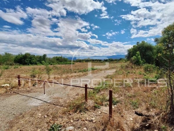 Парцел в Пловдив, Индустриална зона - Север - 7200 кв.м за 11 €/кв.м - Снимка #1