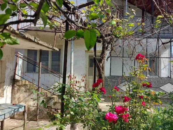 Къща в Червен бряг - 150 кв.м за 123 €/кв.м - Снимка #1