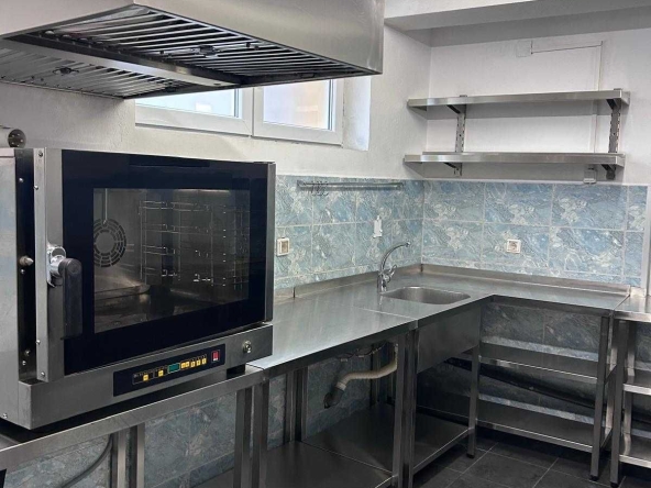 Дава се под наем Заведение в Горна Оряховица - 45 кв.м за 488.58 € - Снимка #1