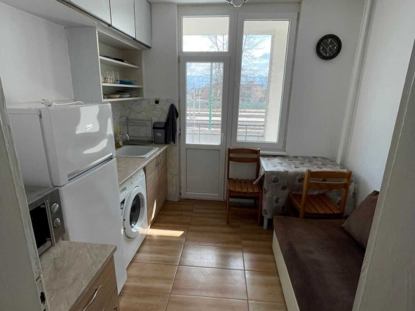 Дава се под наем Двустаен апартамент в Стамболийски - 50 кв.м за 255 € - Снимка #1