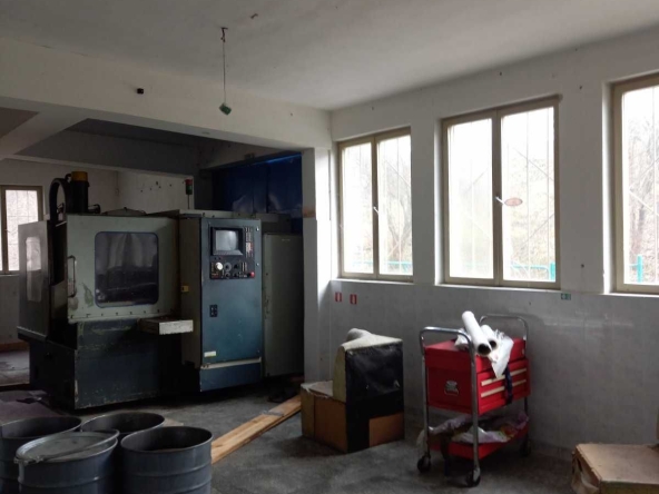 Промишлена сграда в Габрово, Промишлена зона - 120 кв.м за 510 €/кв.м - Снимка #1