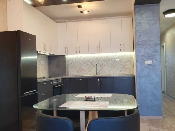 Дава се под наем Тристаен апартамент в Пловдив, Каменица 2 - 90 кв.м за 448.8 € - Снимка #1