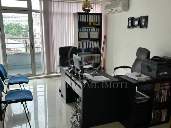 Офис в Пловдив, Център - 23 кв.м за 1819 €/кв.м - Снимка #1