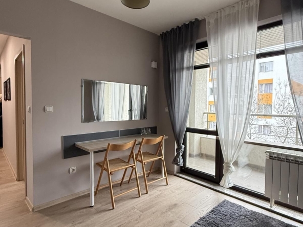 Дава се под наем Тристаен апартамент в София, Студентски град - 80 кв.м за 698.19 € - Снимка #1