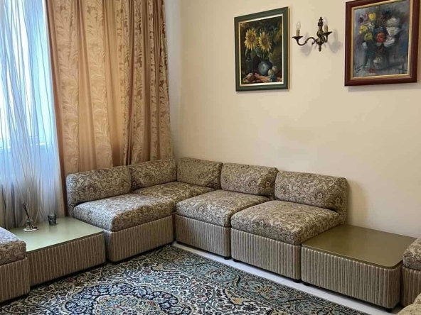 Дава се под наем Тристаен апартамент в София, Център - 130 кв.м за 1295.4 € - Снимка #1