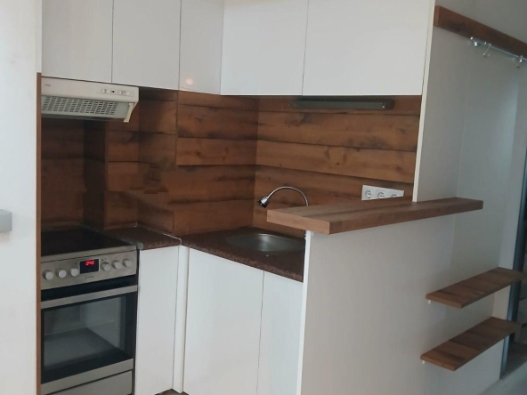 Дава се под наем Двустаен апартамент в София, Оборище - 76 кв.м за 957.27 € - Снимка #1