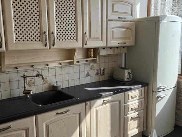 Дава се под наем Тристаен апартамент в София, Стрелбище - 85 кв.м за 800 € - Снимка #1