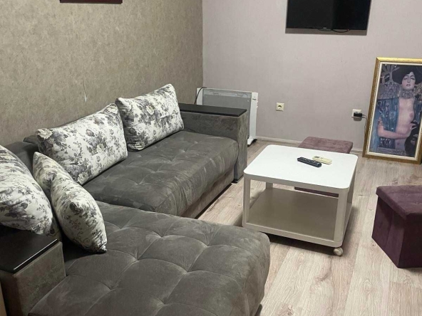 Дава се под наем Двустаен апартамент в Варна, ВИНС - 48 кв.м за 612 € - Снимка #1