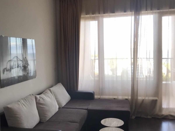 Дава се под наем Тристаен апартамент в Варна, Център - 100 кв.м за 747.66 € - Снимка #1