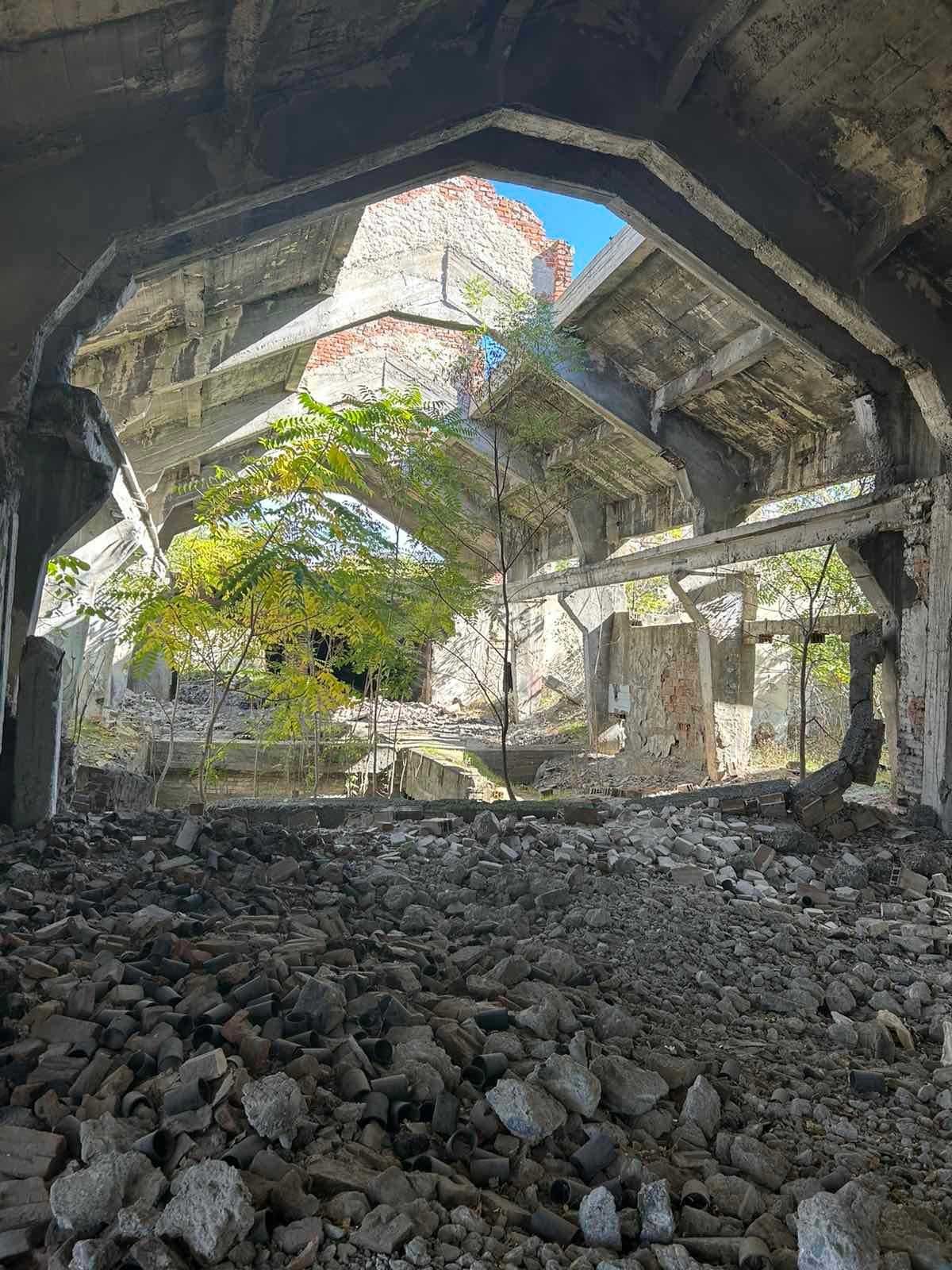 Промишлена сграда в с. Ведраре, Област Пловдив - 1000 кв.м за 39 €/кв.м - Снимка #1