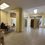 Дава се под наем Магазин в Пловдив, Кършияка - 130 кв.м за 1396.38 € - Снимка #1