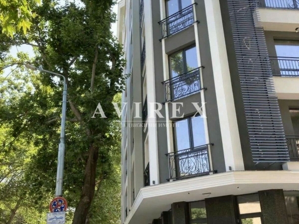 Двустаен апартамент в Пловдив, Център - 61 кв.м за 1438 €/кв.м - Снимка #1